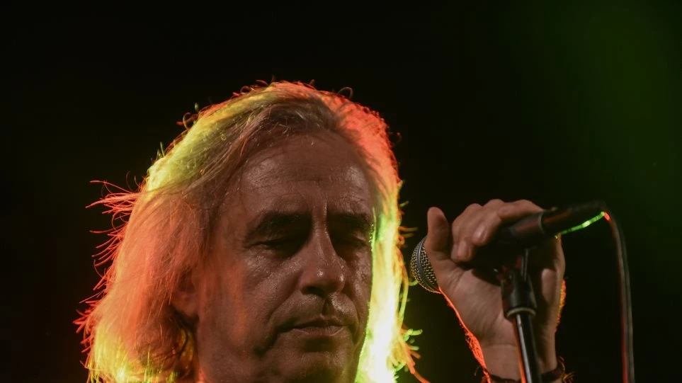 Ο Αγγελάκας θεωρεί υπερβολικές τις κινητοποιήσεις των μαθητών για τη Μακεδονία (βίντεο)